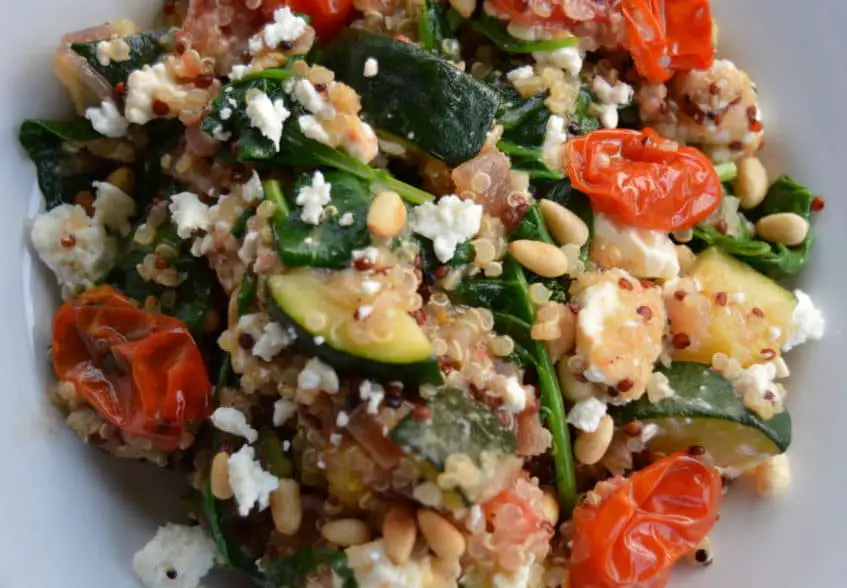 Warm Mediterranean Quinoa Salad incredibly delicious and highly addictive! Its perfect...healthy, light, comforting, satisfying and simple.