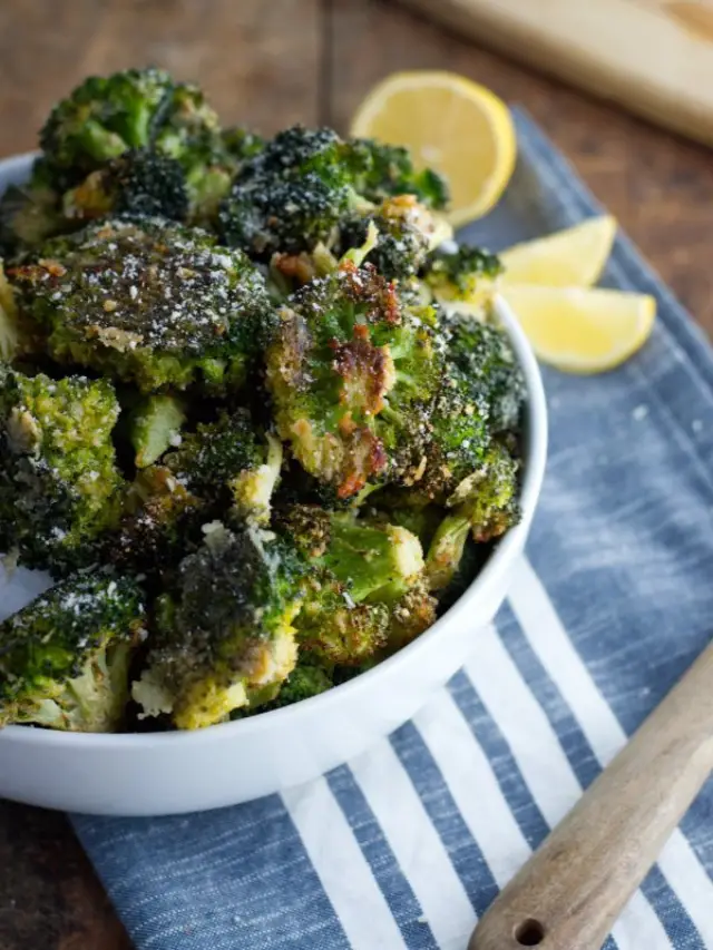 KETO PARMESAN ROASTED BROCCOLI
